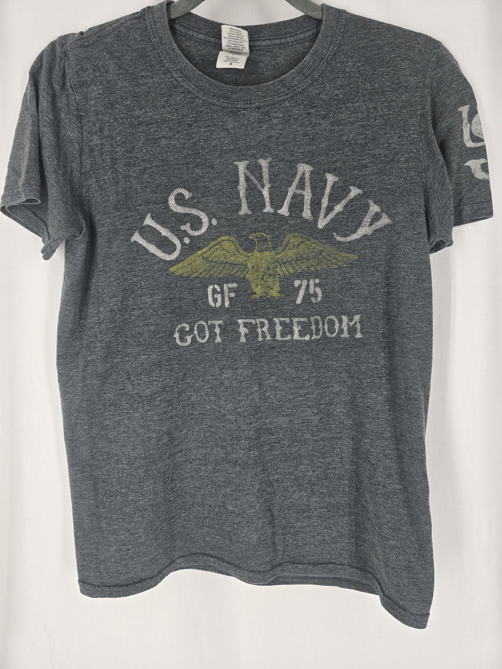 Gildan U.S. Navy Graphic Tee in Charcoal with Yellow Eagle